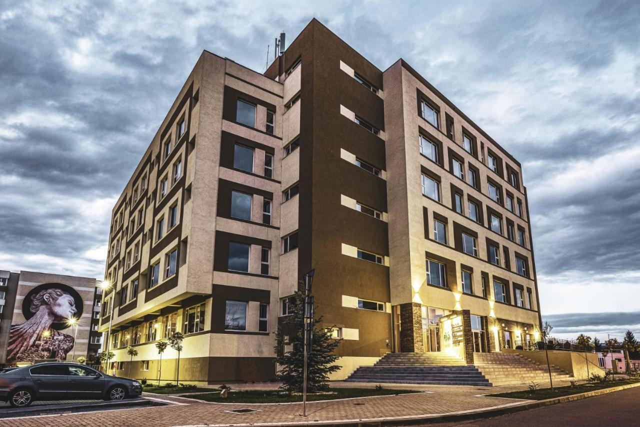 Fiald Hotel & Spa Bacău Exteriör bild