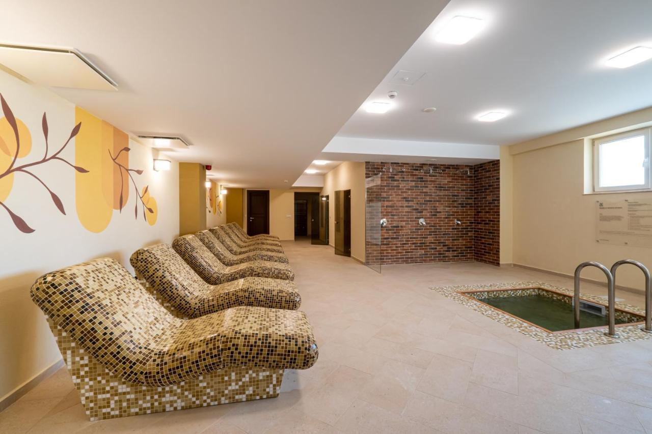 Fiald Hotel & Spa Bacău Exteriör bild