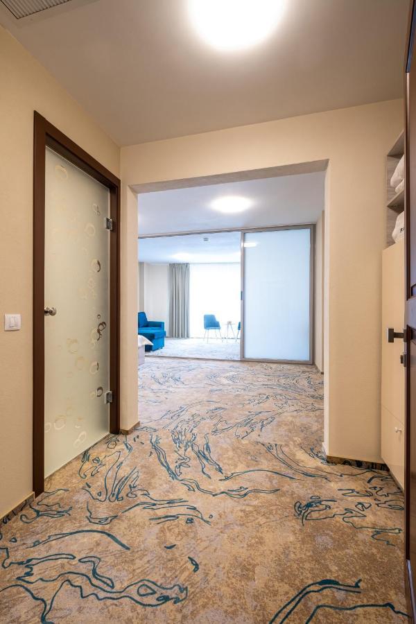 Fiald Hotel & Spa Bacău Exteriör bild