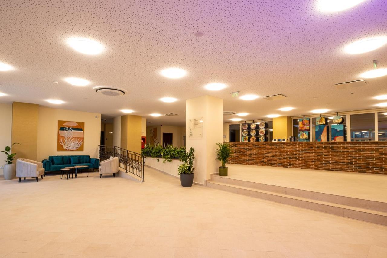 Fiald Hotel & Spa Bacău Exteriör bild