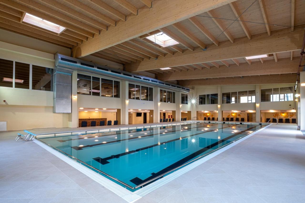 Fiald Hotel & Spa Bacău Exteriör bild